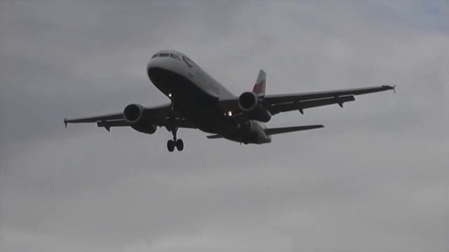 7 Landings & 1 Go Around in 3 minutes @ London Heathrow Airport (LHR, EGLL) (HD) смотреть онлайн