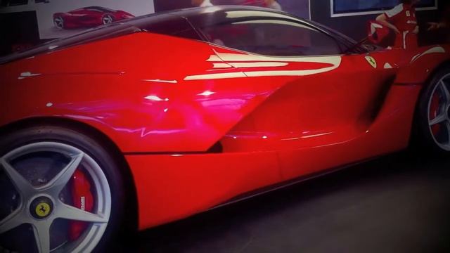 La Ferrari - Museo Ferrari Maranello Italia смотреть онлайн