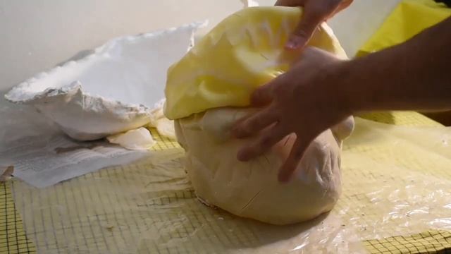 Как сделать тыкву на Хэллоуин из пластика смотреть онлайн