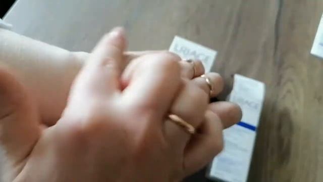 Видеообзор эмульсии Урьяж D.S. EMULSION URIAGE с себорегулирующим действием смотреть онлайн