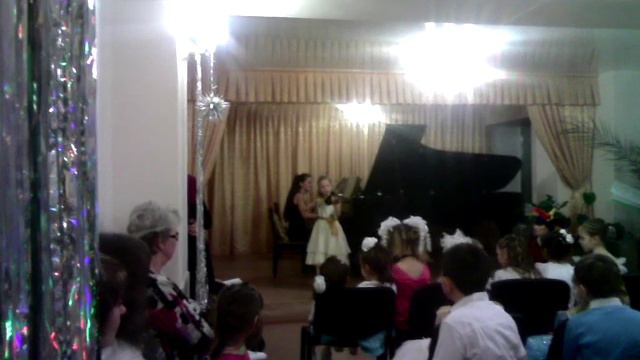"В лесу родилась ёлочка" исполнение на скрипке смотреть онлайн