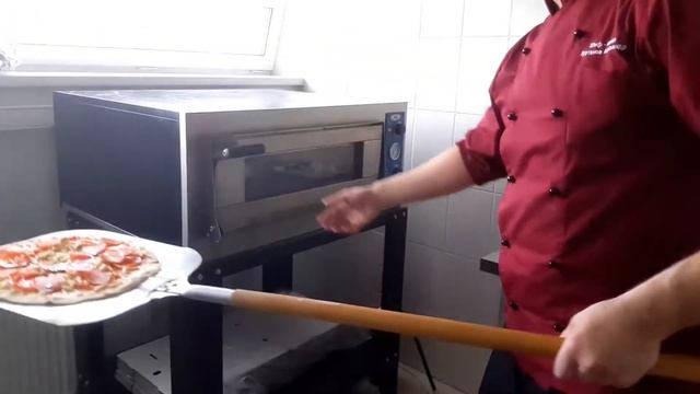 Специальный рецепт пиццы для гонщиков от ресторана РУМОС-СПОРТ смотреть онлайн