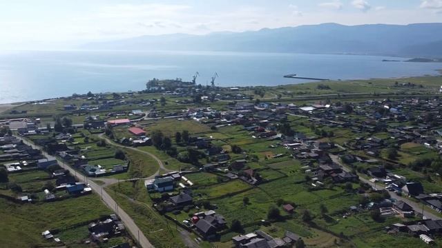 Култук (южная оконечность Байкала) и его окрестности с квадрокоптера смотреть онлайн