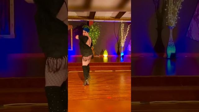 Burlesque Fundamentals Apr ‘22- Tassel Twirling смотреть онлайн