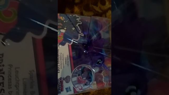 распаковка принцессы Луны от Hasbro смотреть онлайн