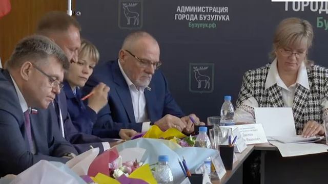 В Бузулуке состоялось первое заседание вновь избранного городского Совета смотреть онлайн