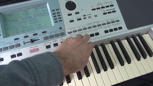 Korg PA 50 synth performing Med. Swing Music Style смотреть онлайн