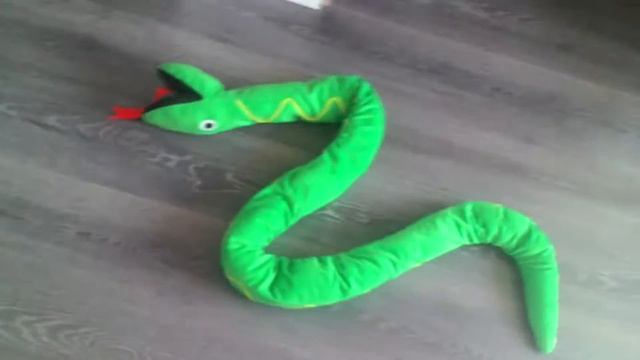 Как прогнать питона который заполз на кровать смотреть онлайн