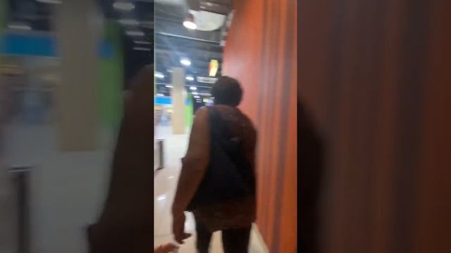 ТЦ Центральный лифт смотреть онлайн