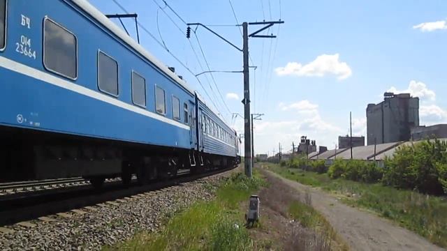 Тепловоз ТЭ33А-0228 с поездом №318Б Барановичи — Караганды смотреть онлайн