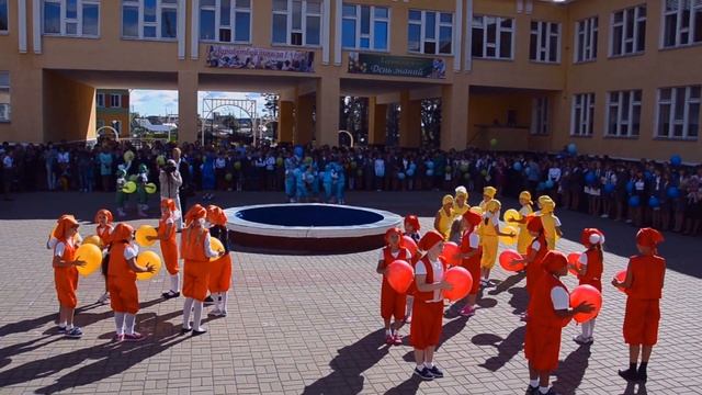 1 сентября 2016 г. Новолядинская СОШ Танец 2 "б" и 3 "б" смотреть онлайн