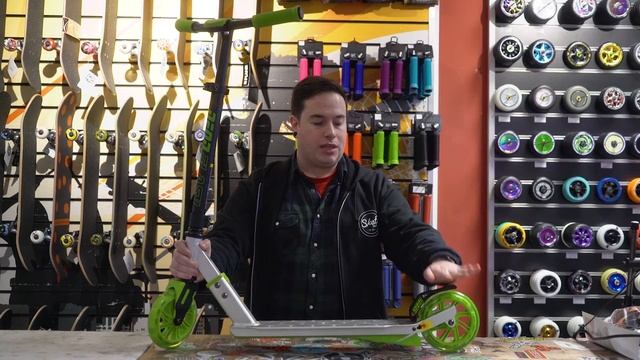 NEON FLASH LIGHT UP SCOOTER at SkateHut. смотреть онлайн