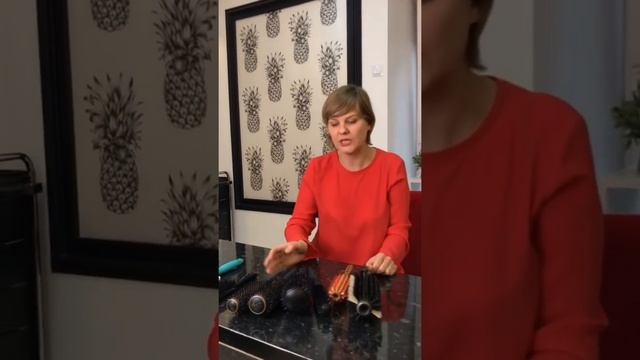 ОБЗОР РАСЧЕСОК ДЛЯ ВОЛОС ОТ ПАРИКМАХЕРА КОМАНДЫ #КРАСАВИЦЫРОССИИ АЛИНЫ ШЕЛДПУТОВОЙ смотреть онлайн