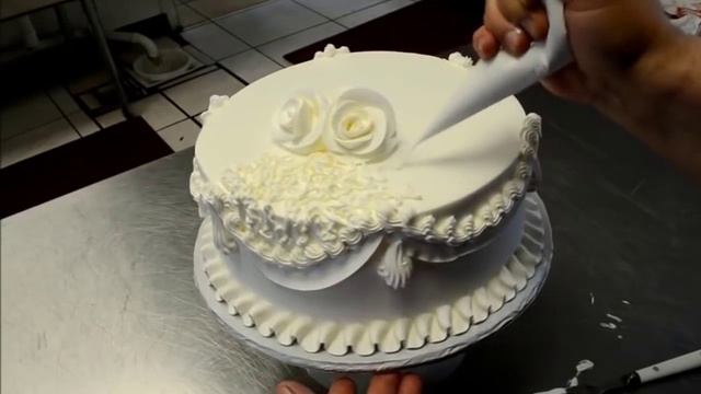 Как украсить торт за три минуты. Украшение торта кремом смотреть онлайн