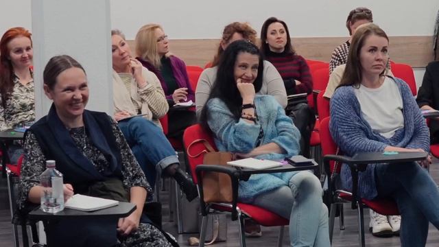 Что такое "Бизнес-игра"? Это уникальная возможность посмотреть на мир бизнеса под новым углом! смотреть онлайн