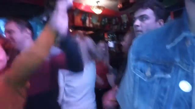 Кавер бенд D.I.S.C.O. в Harat's Pub Саранск - Экспонат - VID 20161015 000131 смотреть онлайн