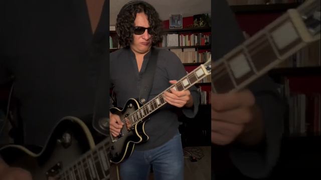 A Material… Boy?! #madonna #Materialgirl #Guitarcover #Lespaul #Epiphone #electricguitar #cover смотреть онлайн