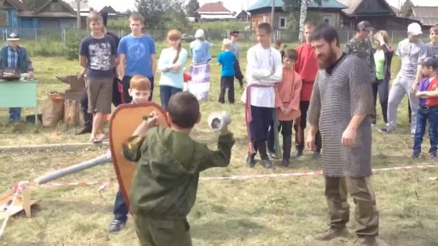 Бой на мечах со щитами 2 смотреть онлайн