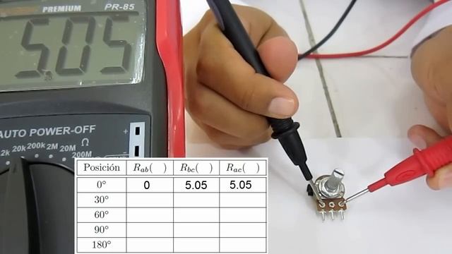 Uso del multitester para medir voltaje, resistencia y corriente - Use the multimeter смотреть онлайн