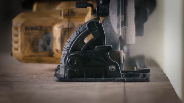 DEWALT Scie Circulaire Construction 54V XR Flexvolt