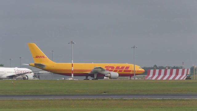 Sunrise Arrivals and Departure in Dublin Airport 04th June 2022 смотреть онлайн