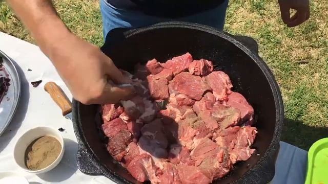 Мясо в вине в казане "хашлама" смотреть онлайн