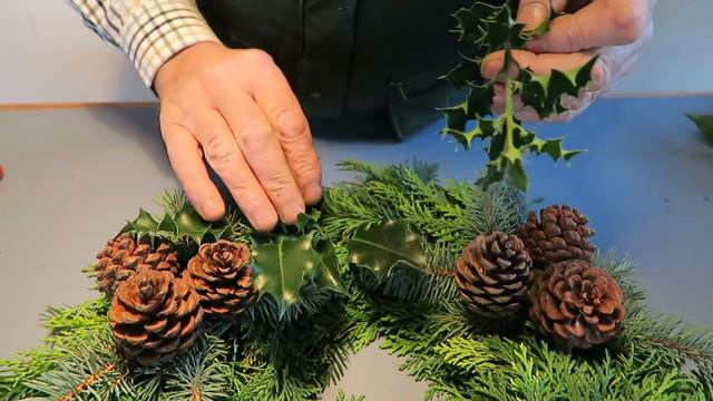 Making A Christmas Door Ring From Start To Finish.