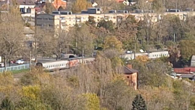 ЭП1М с пассажирским составом Ростов-Москва (снял с 14 этажа) смотреть онлайн