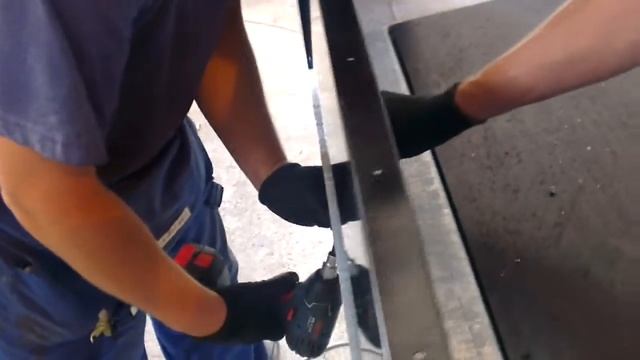 установка панелей на переднюю стенку фургона смотреть онлайн