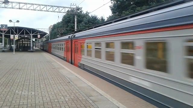ЭД4М-0148(85 лет Моторвагонному депо Раменское), отправляется в Москву с платформы "Фабричная". смотреть онлайн