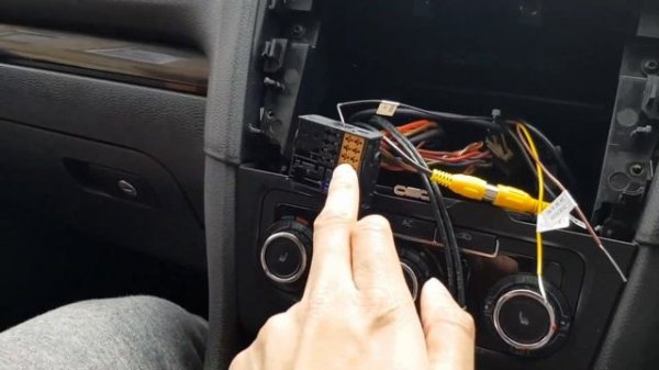 RCD 330 Reverse Camera OEM Fix