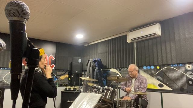 Libertango - Grace Jones (Rehearsal) смотреть онлайн