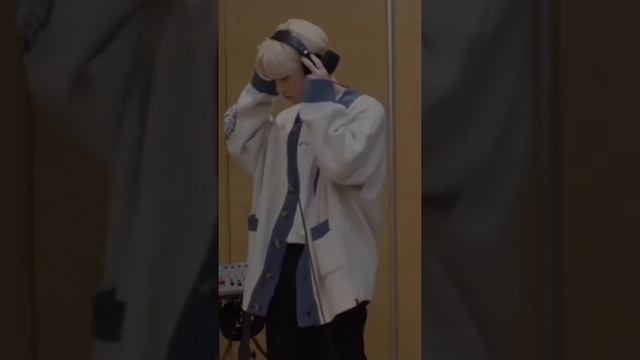 Stray kids. Felix and Hyunjin смотреть онлайн