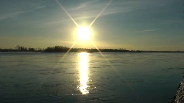 Футаж: зимнее солнце над рекой смотреть онлайн