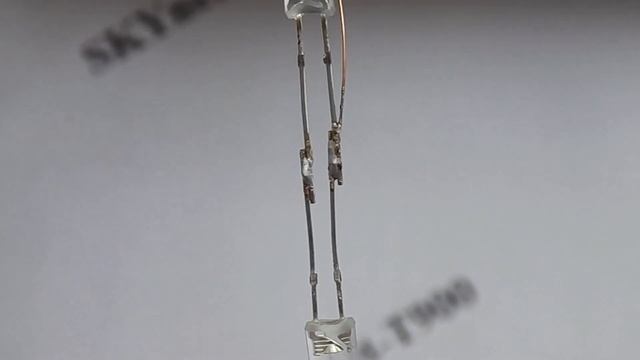 Простой самодельный индикатор напряжения } * { A simple homemade voltage indicator смотреть онлайн