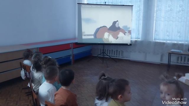 Малыши познакомились с интересной профессией полицейского смотреть онлайн