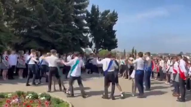 Вальс на последнем звонке ГБОУ Гимназия 1 им АС Пушкина 2023 год смотреть онлайн