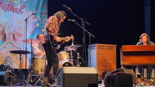 Robben Ford - Fair Child (live) смотреть онлайн
