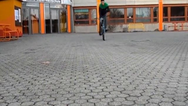 Winter street edit 2013 Artur Moor ft. Johannes Merz смотреть онлайн