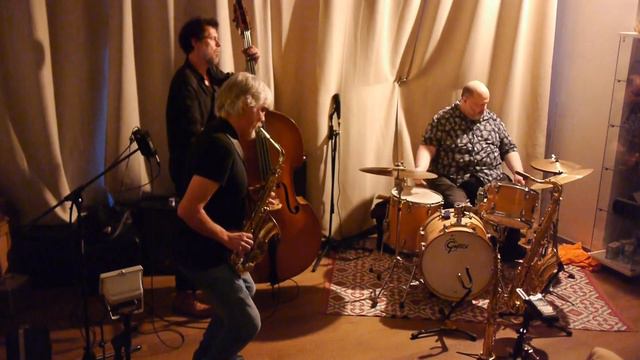 Bouquet - Devocelle - Rougier / free jazz /Blue Fox Coffee Agen смотреть онлайн