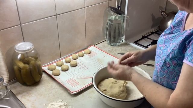 Рецепт постного печенья на рассоле. Лакомство для гостей. смотреть онлайн