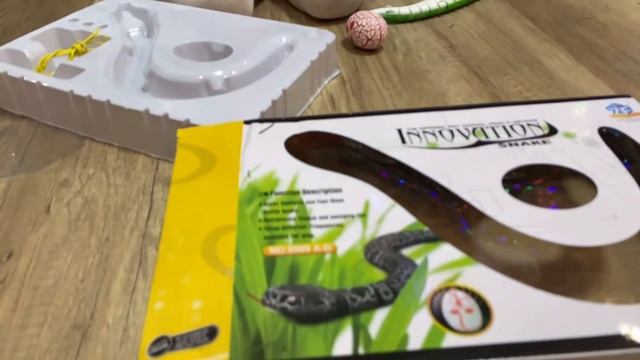 Еве подарили змею ? смотреть онлайн