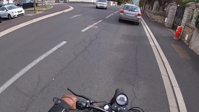 Balade urbaine Archive Scrambler AM-64 125cc / GoPro Hero 7 смотреть онлайн
