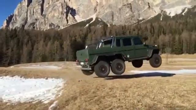 Mercedes Benz G63 AMG 6X6 jump! смотреть онлайн