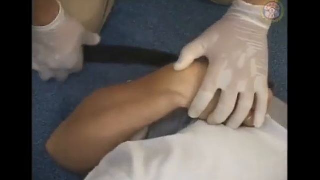 Урок 37. Первая помощь. Способы временной остановки наружного кровотечения смотреть онлайн