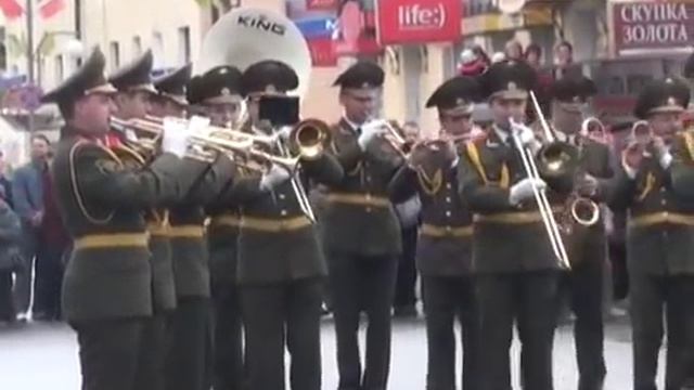 Военный оркестр круто играет ( Слоним, Беларусь) / a military band playing cool ( Slonim , Belarus смотреть онлайн