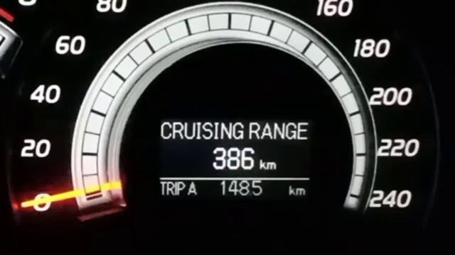 CRUISING RANGE มันคืออะไร โตโยต้า คัมรี่2008หากไฟเตือนน้ำมันขึ้นวิ่งได้อีกกี่กิโลเมตร смотреть онлайн