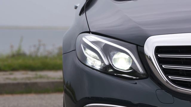 Mercedes-Benz E 250 Estate - Kallaite Green Exterior Design | AutoMotoTV смотреть онлайн