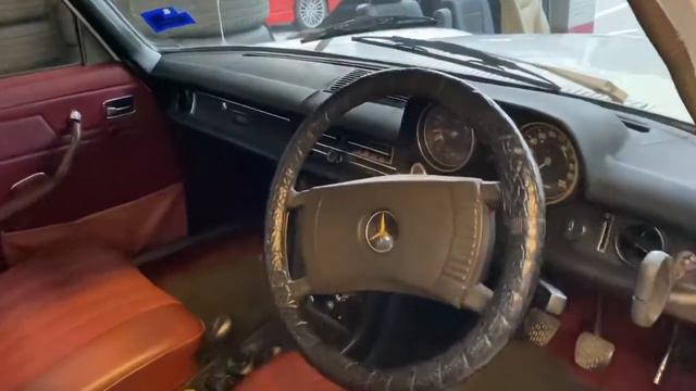 Classic Mercedes W115 200(M) смотреть онлайн