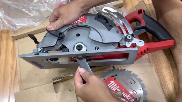 Milwaukee 2830-20 New | Máy Cưa Gỗ Milwaukee 2830 M18 185Mm 5800v/p Lh 0962232180 Tùng